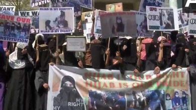 Photo of हिजाब विवाद को लेकर कांग्रेस विधायक कनीज फातिमा और उनके समर्थकों ने किया विरोध प्रदर्शन, कहा-‘लड़कियों का किया जा रहा उत्पीड़न’