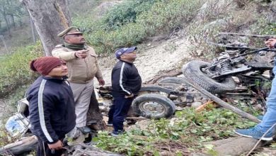 Photo of उत्तराखंड में हुआ बड़ा हादसा,खाई में गिरा बारात से लौट रहा वाहन,14 लोगों की मौत