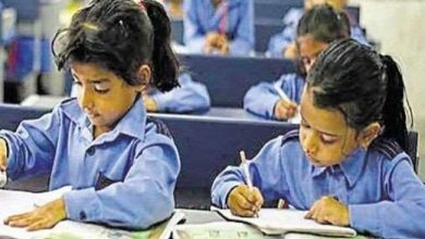 Photo of जाने कैसे बच्चों के लिए धोखा साबित हो रहे सरकारी इंग्लिश मीडियम स्कूल,अभिभावक हिंदी मीडियम में बच्चों को पढ़ाने को मजबूर