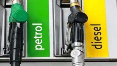 Photo of जानिए कैसे कम होंगे पेट्रोल-डीजल के रेट? पेट्रोलियम राज्यमंत्री ने बताया क‍िस तरह तेल की कीमतों में ला सकते है न‍ियंत्रण  