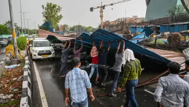 Photo of दिल्ली में 100 किलोमीटर प्रति घंटे की रफ्तार से आंधी-तूफान आने और भारी बारिश के वजह से दो लोगों की मौत… 