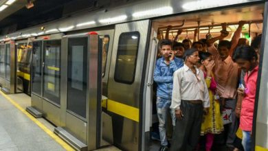 Photo of दिल्ली में मेट्रो स्टेशन पर यात्री ने मदद मांगने के बहाने महिला के साथ की अश्लील हरकत