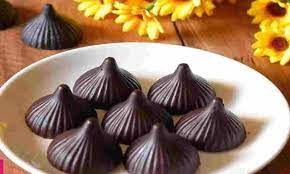 Photo of गणपति बप्पा को बहुत प्रिय हैं मोदक, घर पर बनाएं चॉकलेट मोदक
