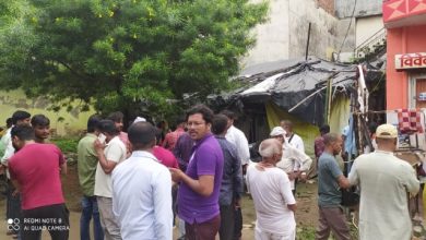 Photo of गोरखपुर में खपरैल का मकान गिरने से एक युवक की मौत, दुर्घटना में कई लोग घायल