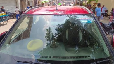 Photo of पुलिस चौकी पर तैनात दरोगा ‘ठाकुरवाद’ लिखी कार का इस्‍तेमाल करते हुए पाए गए, तो लोगों ने खड़े किए सवाल