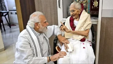 Photo of PM मोदी की मां हीराबा के देहांत को CM योगी ने बताया अपूरणीय क्षति, मायावती सह‍ित कई नेताओं ने दी श्रद्धांजल‍ि
