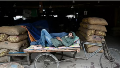 Photo of बांग्लादेश ने कभी भारत को छोड़ा था पीछे, अब टूट रही है अर्थव्यवस्था की रीढ़