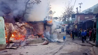 Photo of  शार्ट सर्किट से पांच दुकानें जलकर राख, एंबुलेंस चालक की समझदारी से टला बड़ा हादसा
