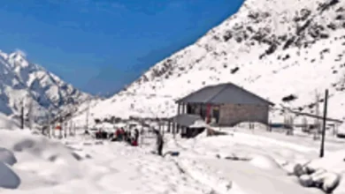 Photo of उत्तराखंड के चार जिलों में बर्फीले तूफान की चेतावनी, केदारनाथ के पंजीकरण बंद