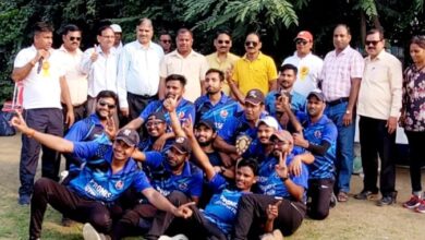 Photo of एपीएल -3 क्रिकेट टूर्नामेंट मैन ऑफ द मैच रहे संजय वर्मा व धारा सिंह I