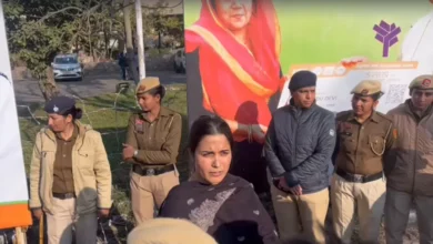 Photo of विधानसभा पहुंची महिला कोच, संदीप सिंह पर छेड़छाड़ का आरोप; सुरक्षाकर्मियों के फूले हाथ-पांव