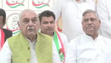 Photo of पूर्व विधायक अर्जुन सिंह गुर्जर और भाजपा नेता भूमि सिंह राणा कांग्रेस में हुए शामिल