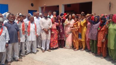 Photo of धान्सू गांव में इंदिरा देवी का स्वागत, ग्रामीणों ने किया रणजीत सिंह के समर्थन का ऐलान