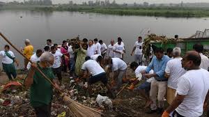 Photo of “स्वच्छता योद्धा: समाज को प्रेरित करने के लिए अग्रणी नेता का योगदान”