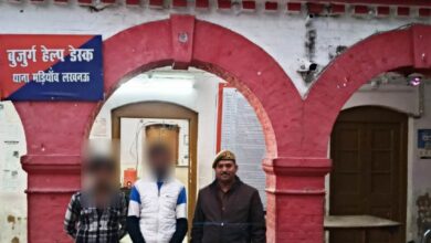 Photo of अफसरों की फटकार के बाद मड़ियाव पुलिस ने केस दर्ज कर 2 लोगो को किया गिरफ्तार