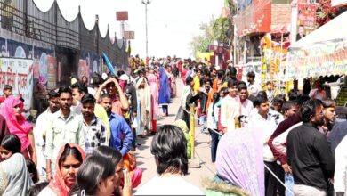 Photo of लखनऊ में महाशिवरात्रि की धूम, मंदिरों में उमड़ी श्रद्धालुओं की भीड़