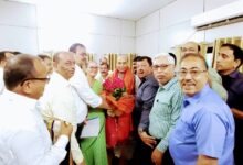 Photo of बिजली दरो में बढ़ोतरी को लेकर व्यापारियों ने रक्षामंत्री राजनाथ सिंह से की मुलाकात