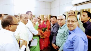 Photo of बिजली दरो में बढ़ोतरी को लेकर व्यापारियों ने रक्षामंत्री राजनाथ सिंह से की मुलाकात