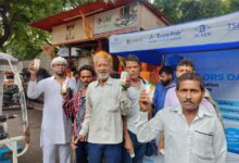 Photo of कानपुर में टेट्रा पैक ने बांटे 1 लाख ओआरएस पैक
