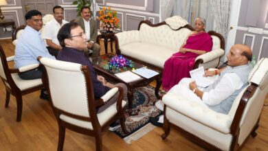 Photo of लखनऊ चिकनकारी हस्तशिल्प को राहत: प्रतिनिधिमंडल ने वित्त मंत्री और रक्षा मंत्री से GST दरों में कमी की मांग की