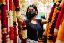 Photo of धनतेरस पर खरीदारों की जबरदस्त भीड़, बाजारों में लौटी रौनक — सोना, चांदी और बर्तनों की बिक्री ने तोड़े सारे रिकॉर्ड