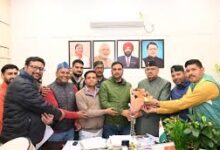 Photo of उपनल कर्मचारी महासंघ के पदाधिकारियों ने सैनिक कल्याण मंत्री गणेश जोशी से मुलाकात कर धन्यवाद दिया