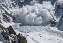 Photo of नेपाल के यालुंग री पर्वत पर भीषण हिमस्खलन, 7 पर्वतारोहियों की मौत