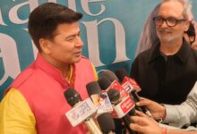 Photo of बरेली में फिल्म ‘ना जाने कौन आ गया’ की स्पेशल स्क्रीनिंग, मेयर डॉ. उमेश गौतम रहे मुख्य अतिथि