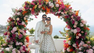 Photo of माइकोनोस में निकिता–ऋषि की डेस्टिनेशन वेडिंग, भारतीय-ग्रीक परंपराओं का संगम