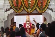 Photo of तीसरे बड़े मंगल 2026: लखनऊ में उमड़ा आस्था का सैलाब