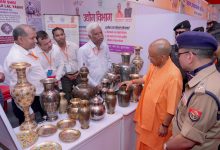 Photo of मुख्यमंत्री ने गांधी मैदान में विभागीय स्टॉलों का किया अवलोकन, पीतल शिल्प की सराहना