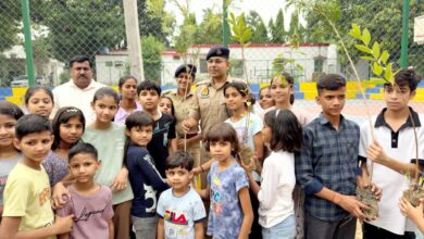 Photo of पीलीभीत पुलिस लाइन में “एक पेड़ माँ के नाम” अभियान के तहत हुआ वृक्षारोपण