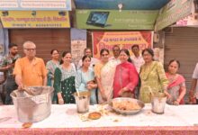 Photo of बड़े मंगल पर कायस्थ सेवा समिति ने लगाया विशाल भंडारा