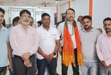 Photo of मण्डलायुक्त कार्यालय में सुनवाई के पश्चात अलंकार अग्निहोत्री ने की प्रेस वार्ता, कहा– मेरा इस्तीफा तत्काल स्वीकार किया जाए I