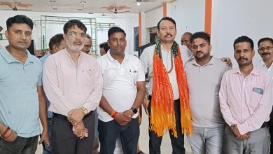 Photo of मण्डलायुक्त कार्यालय में सुनवाई के पश्चात अलंकार अग्निहोत्री ने की प्रेस वार्ता, कहा– मेरा इस्तीफा तत्काल स्वीकार किया जाए I