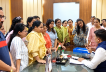 Photo of रेजीडेंसी गार्डन की महिलाएं पहुंचीं नगर निगम, मेयर को सौंपा शिकायती पत्र