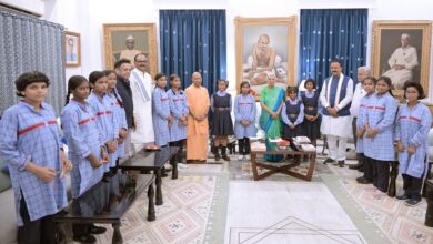Photo of ‘आशीर्वाद का दीया’ से शुरू हुआ सेवा संकल्प अभियान, सीएम योगी ने किया शुभारंभ
