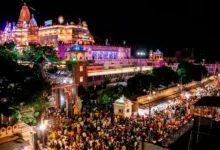 Photo of कृष्ण जन्माष्टमी पर यूपी में भक्ति की धूम, मथुरा-वृंदावन में उमड़ा श्रद्धालुओं का सैलाब