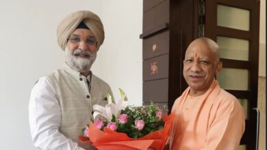 Photo of मुख्यमंत्री योगी से दिल्ली के उपराज्यपाल तरनजीत सिंह संधू की शिष्टाचार भेंट